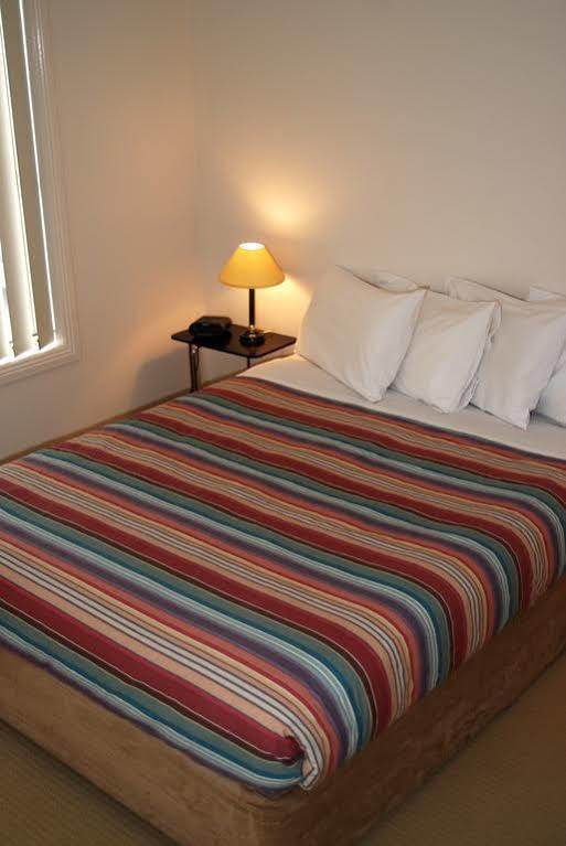 Melton Motor Inn And Apartments Luaran gambar